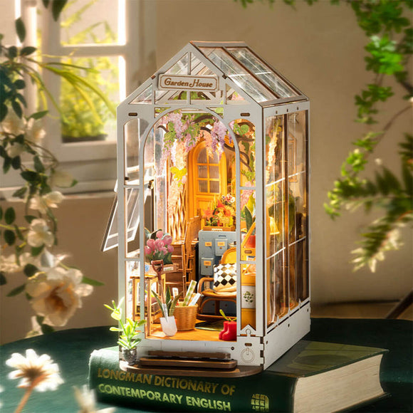 Summer Garden House Book Nook - Official Book Nook (Kit) 06-03-2025 