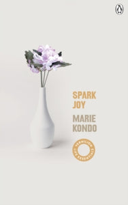 Spark Joy: An Illustrated Guide to the Japanese Art of Tidying - Marie Kondo (Paperback) 20-08-2020 